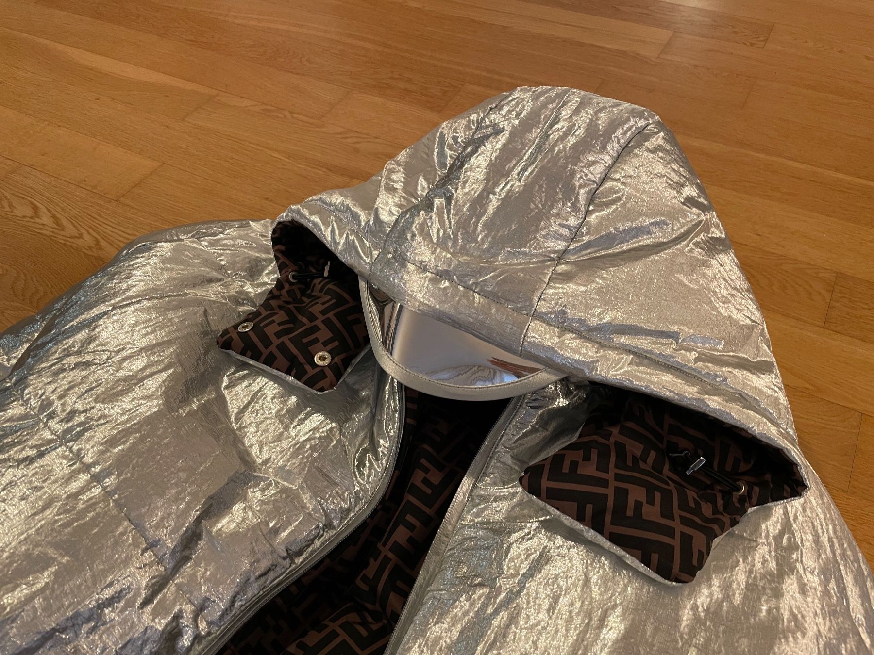 Fendi Giacche: FENDI x Nicky Minaj FF Puffer Jacket – Nuovo (secondo la descrizione) da Corcelles NE venduto da gingerbrain 4