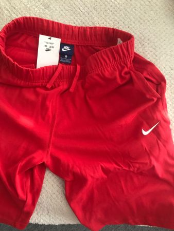 Nike Shorts, neu mit Etikett, Gr. M, rot, Sommer