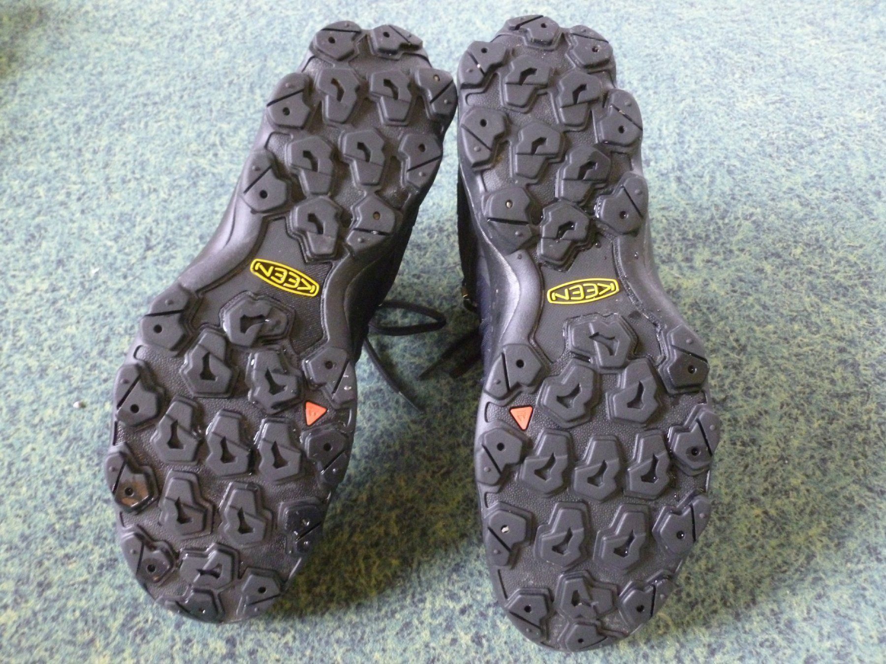 Scarpe da uomo: Trekkingschuhe KEEN Herren Grösse 44.5 – Usato da Erlenbach im Simmental venduto da laska31 3