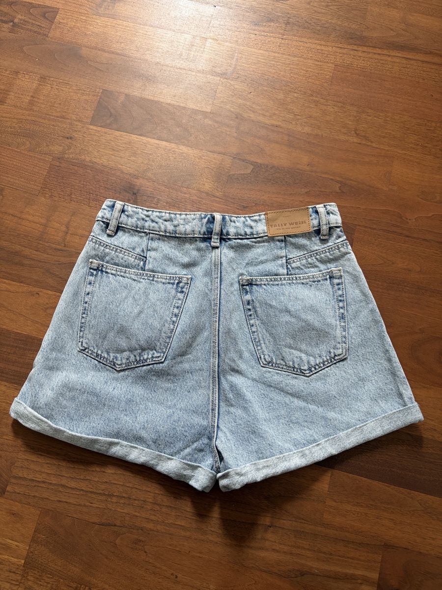Tally Weijl Jeans: Tally Weijl Shorts – Usato da Liebefeld venduto da ant_5t89 1