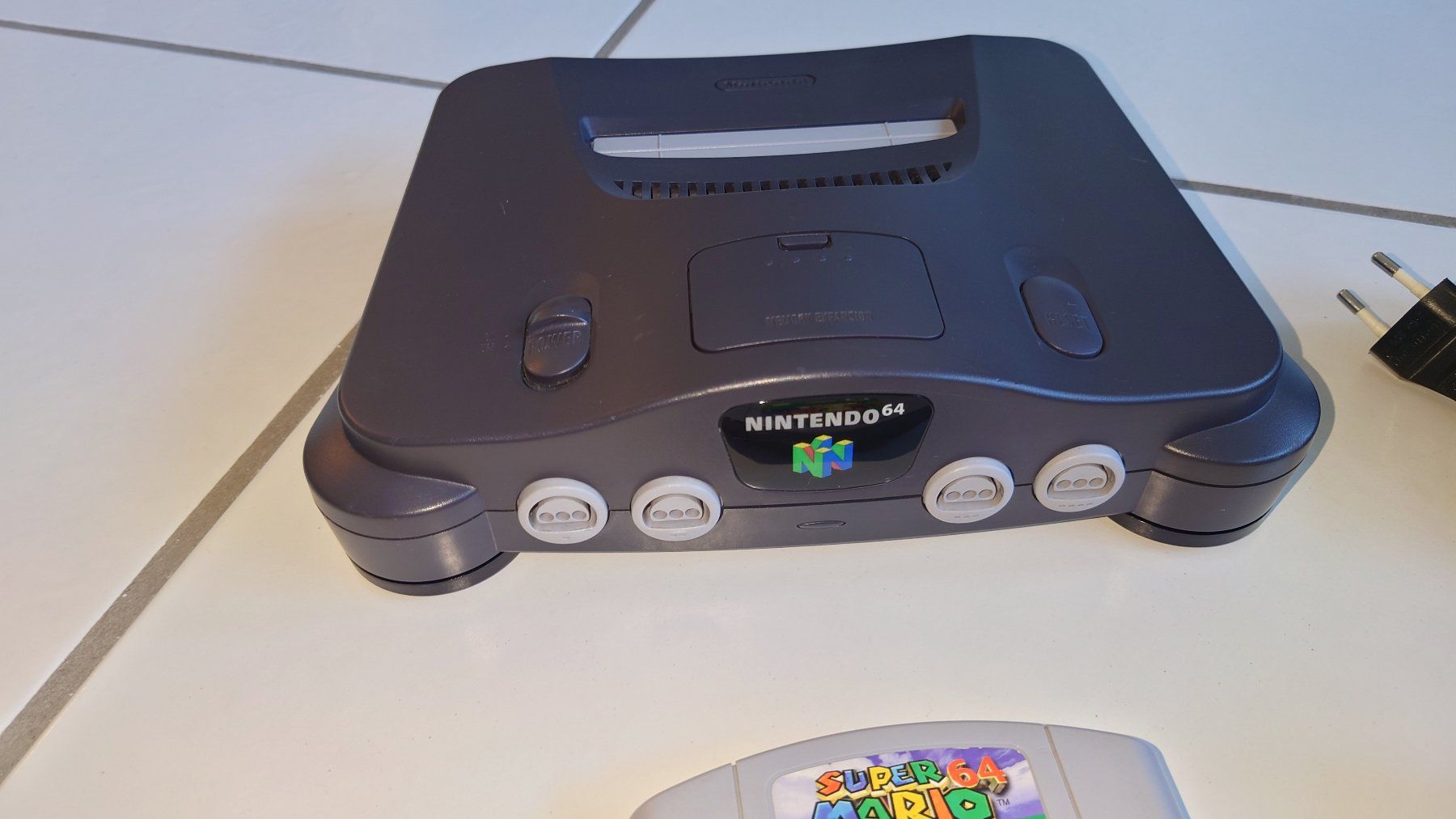 Nintendo Console: N64 Konsole inkl. Super Mario 64 – Usato da Pfaffhausen venduto da Odla7 1