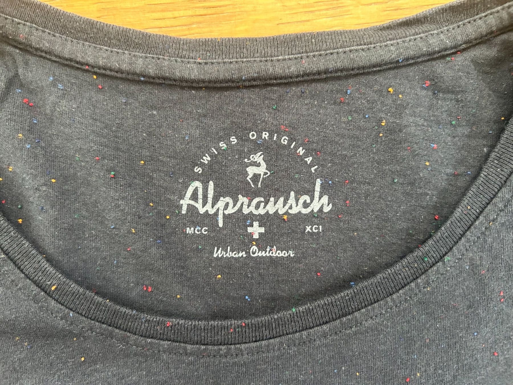 Alprausch T-shirt: Damenshirt ALPRAUSCH "Eichhörnchen" dunkelblau XL – Usato da Grub AR venduto da DukeStatham 3