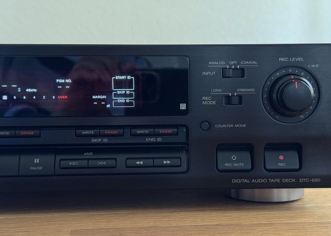 Sony Registratori: Sony DTC-690 Digital Audio Tape DAT-Recorder – Difettoso da Trimbach venduto da SABO-61 2