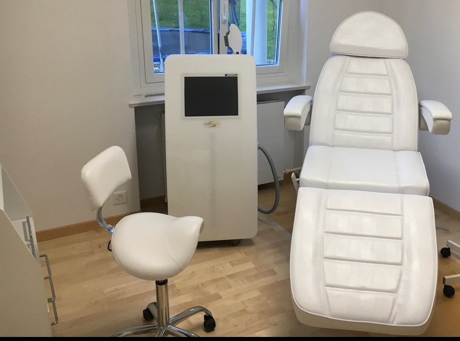 Attrezzature mediche: SHR Haarenfernungsgerät mit Zubehör – Usato da Breitenbach venduto da Powercalmo 2