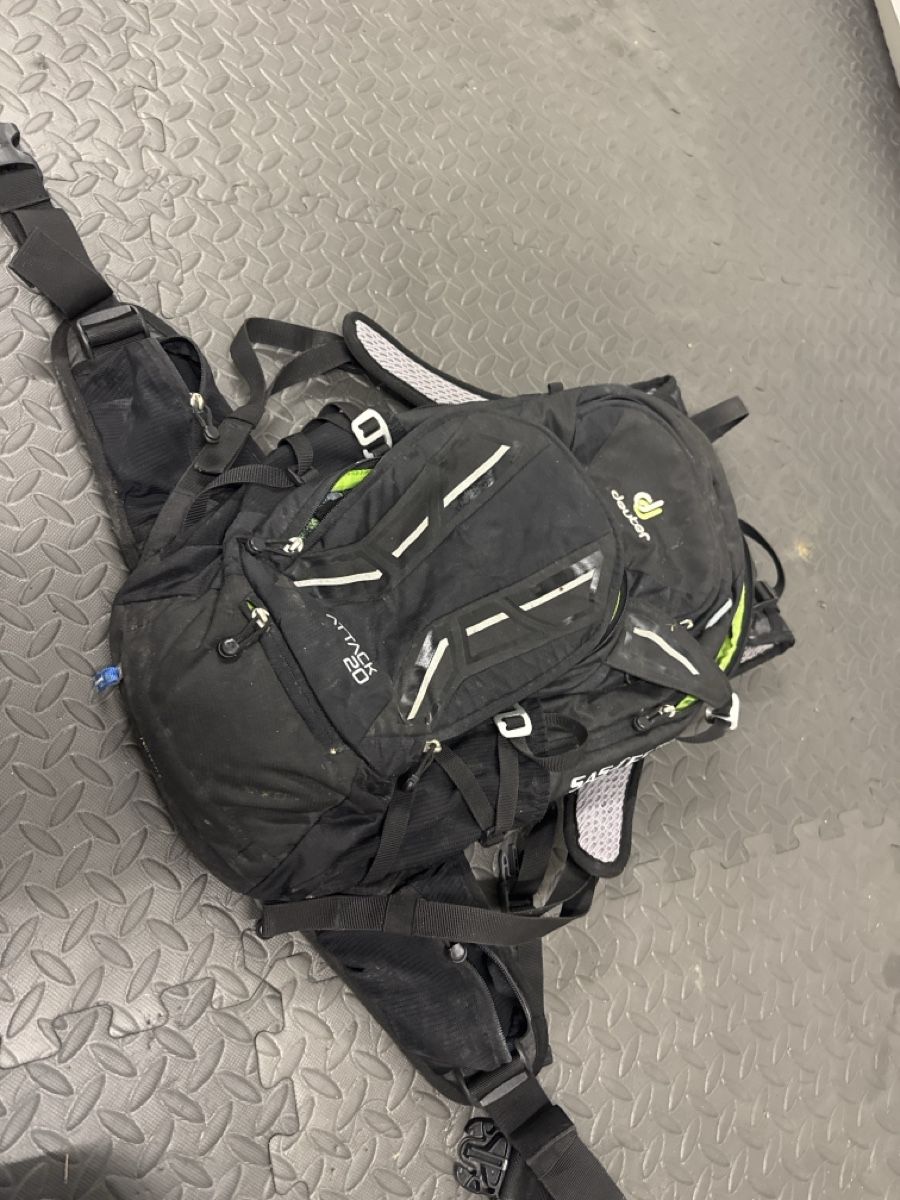 Deuter Zaini: Deuter Protektorrucksack Atrack20 – Usato da Elfingen venduto da pas_pk8n