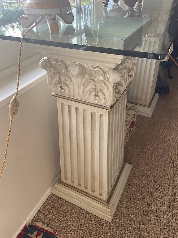 Tavoli: Meuble console verre avec colonnes romaines – Usato da Troinex venduto da nadinebmichaelson 4