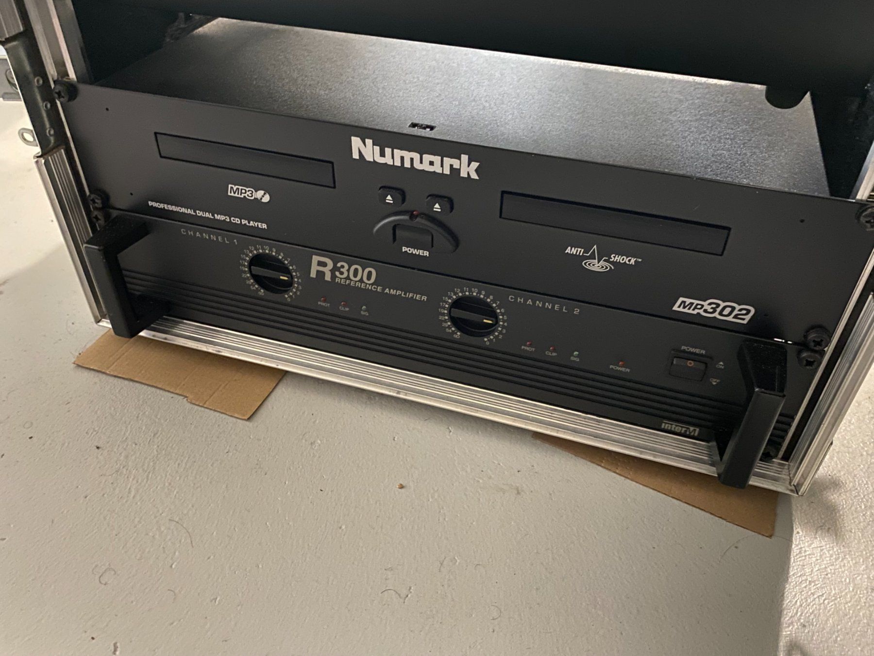 Console di mixaggio: DJ-Rack / DJ-Komplettanlage im Flightcase – Usato da Siselen BE venduto da Helfi70 2