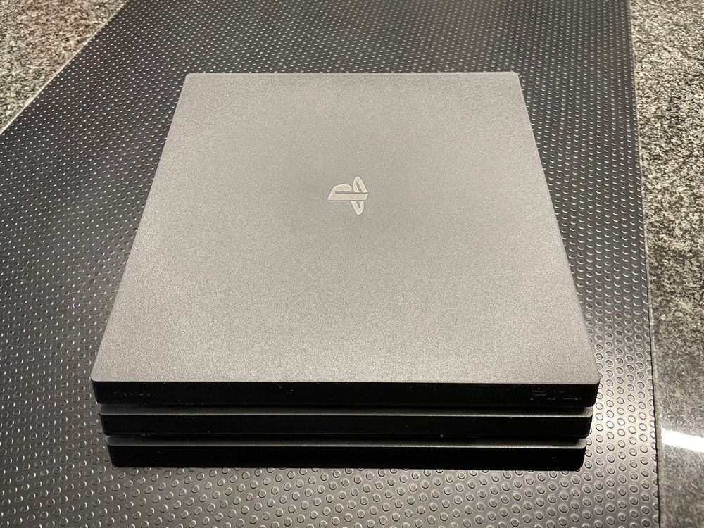 Sony PlayStation 4 Pro 1 TB 4K - nur wenig gebraucht | Kaufen auf Ricardo
