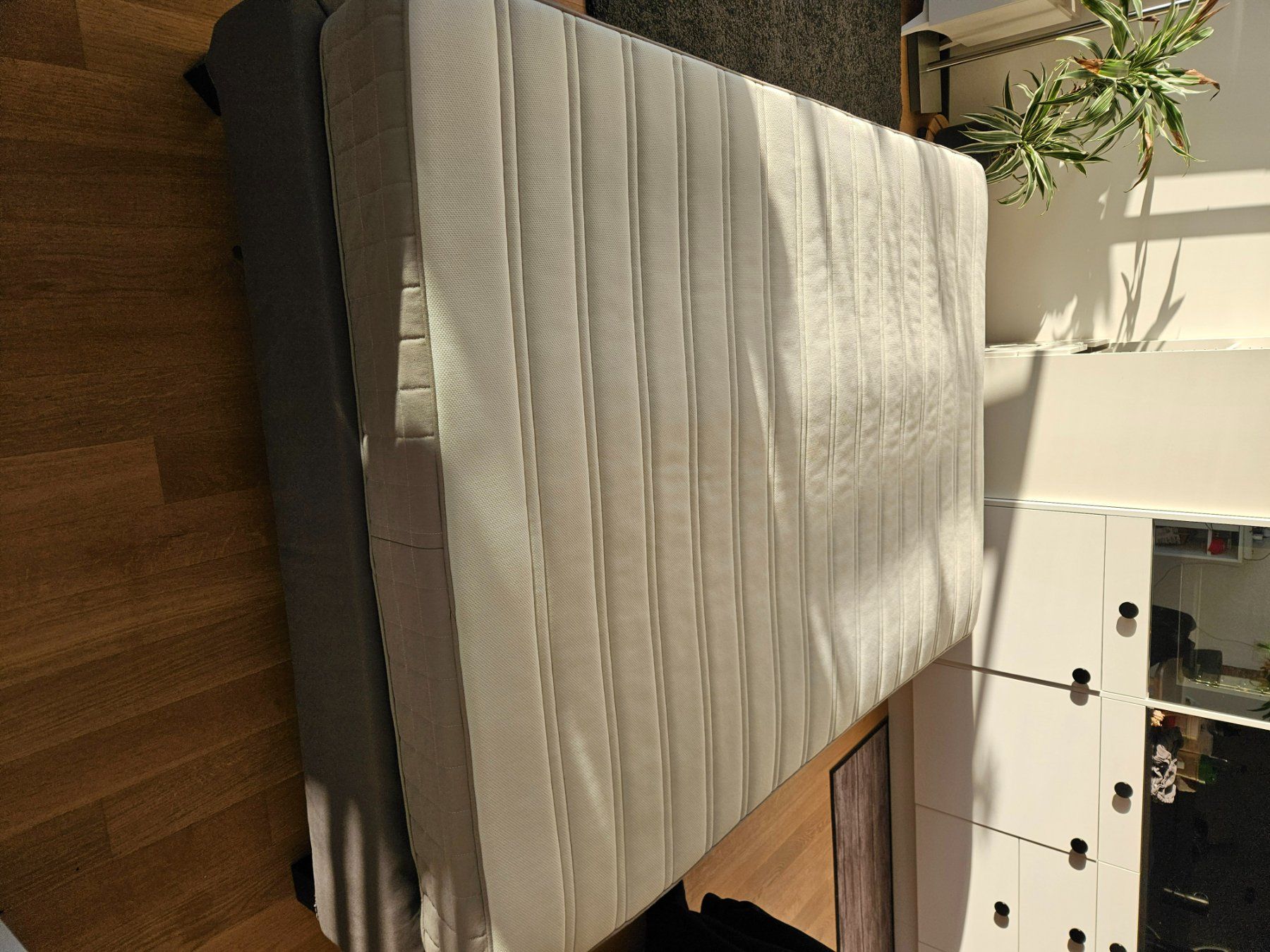 Ikea Letti: 1.40 m Boxspringbett von Ikea – Usato da Winterthur venduto da Peachmas 2