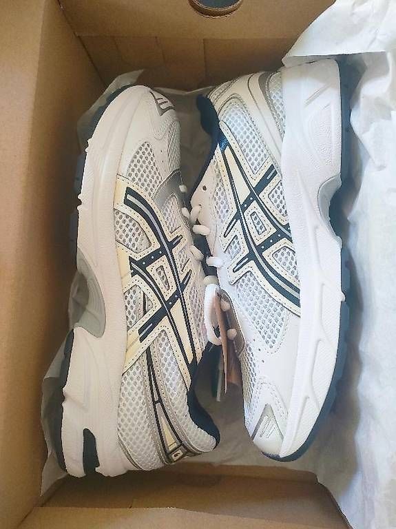 Herrenschuhe: Baskets Asics, neuves, pointure 38 – Neu und originalverpackt aus Montpreveyres von Maleagant 3
