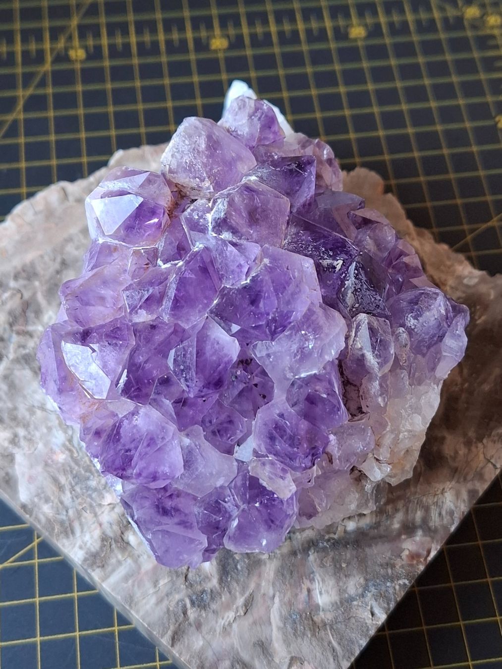 Mineralien & Heilsteine: Amethyst Mineralstück – Gebraucht aus Zwieselberg von Halifaxmendusli