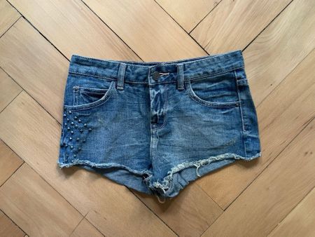 ZARA - Jeansshorts blau mit Nieten 34