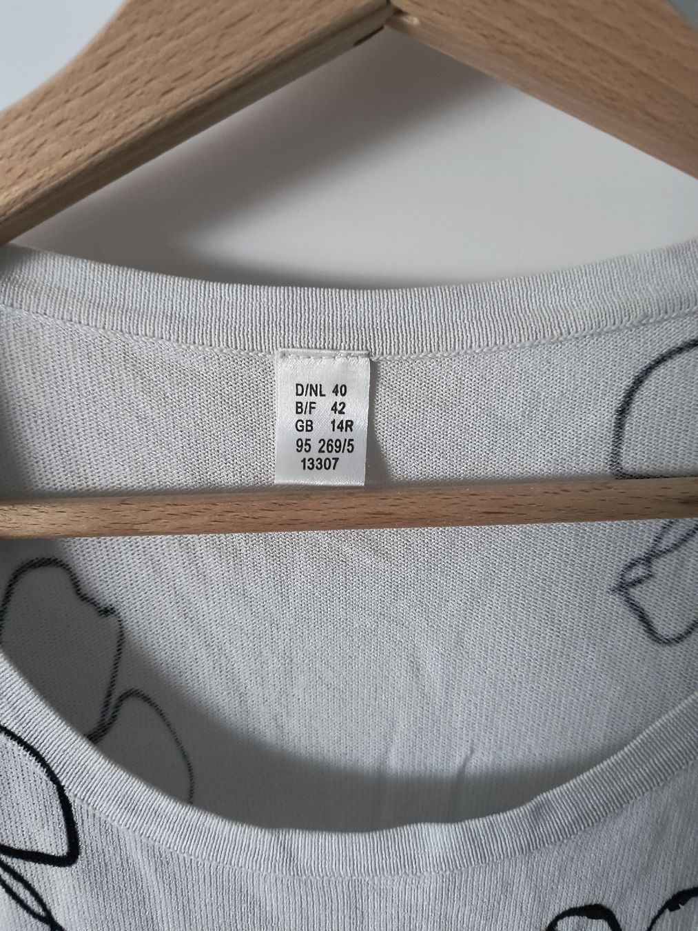 Maglioni & Felpe: Damen Pullover Blumenmuster Gr. 40 – Usato da Oberweningen venduto da Bumblebee2 1