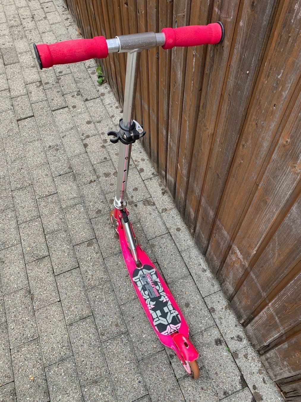 Veicoli per bambini: Scooter Pink – Usato da Wahlen b. Laufen venduto da Schneewytli 1