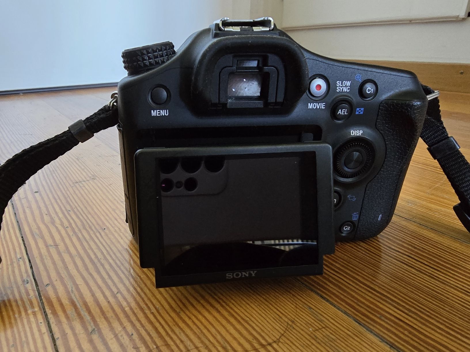 Sony Fotocamera: Sony Alpha 68 a-68 + 2 batteries NP-FM500H avec 2 chargeurs – Difettoso da Fribourg venduto da dom_zyr5 8