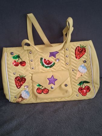 Gelbe Handtasche