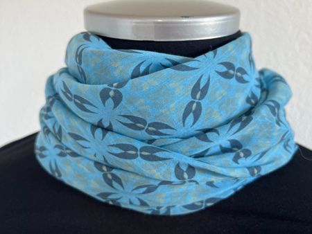 Colora Schal, 30% Seide, Hellblau, NEU