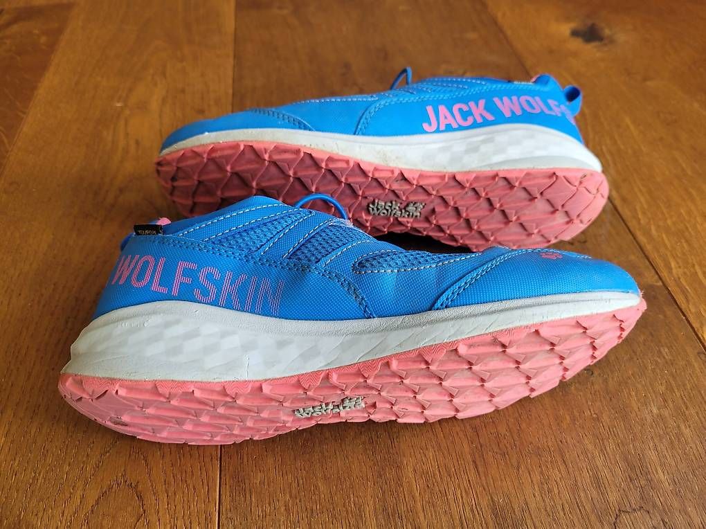 Jack Wolfskin Chaussures filles: Turnschuhe Jack Wolfskin, Gr. 37 – D'occasion à Muhen par Cacao72