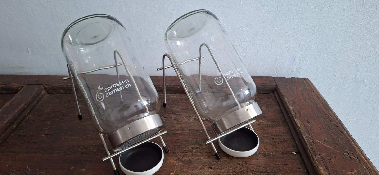 Bicchieri: Grosse Keimgeraete Glas mit Gestell 2 Stck gebraucht – Usato da Rüti ZH venduto da isa_5p2x 1