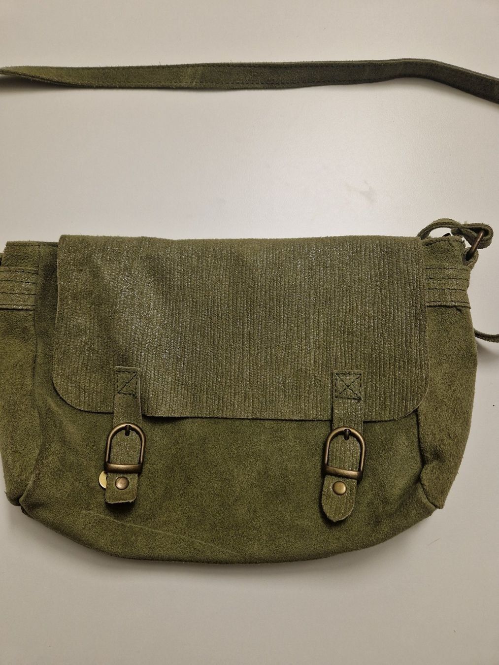 Borse da donna: Echte Wildledertasche Olivgrün – Nuovo (secondo la descrizione) da Glattbrugg venduto da mas_75t2