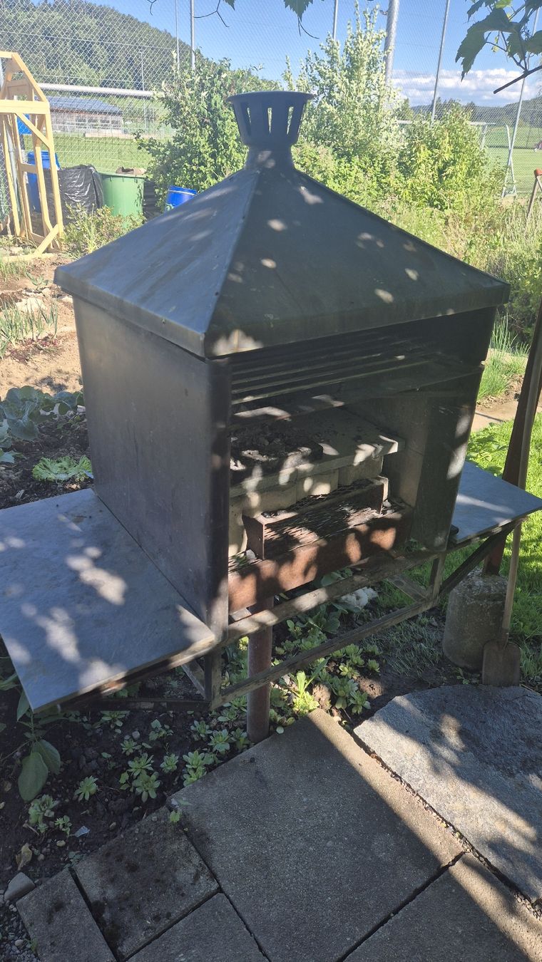 Griglie: Grill Unikat (selbergebaut) – Usato da Neftenbach venduto da Matterberg 1