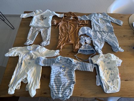 Babykleidung für ca 0 bis 9 Monate
