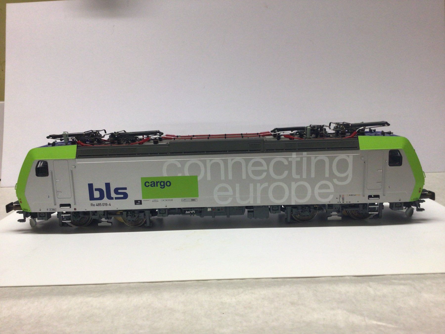 Modellini di ferrovie: Modelllok BLS 485 019-4 – Nuovo (secondo la descrizione) da Aarau Rohr venduto da dealit