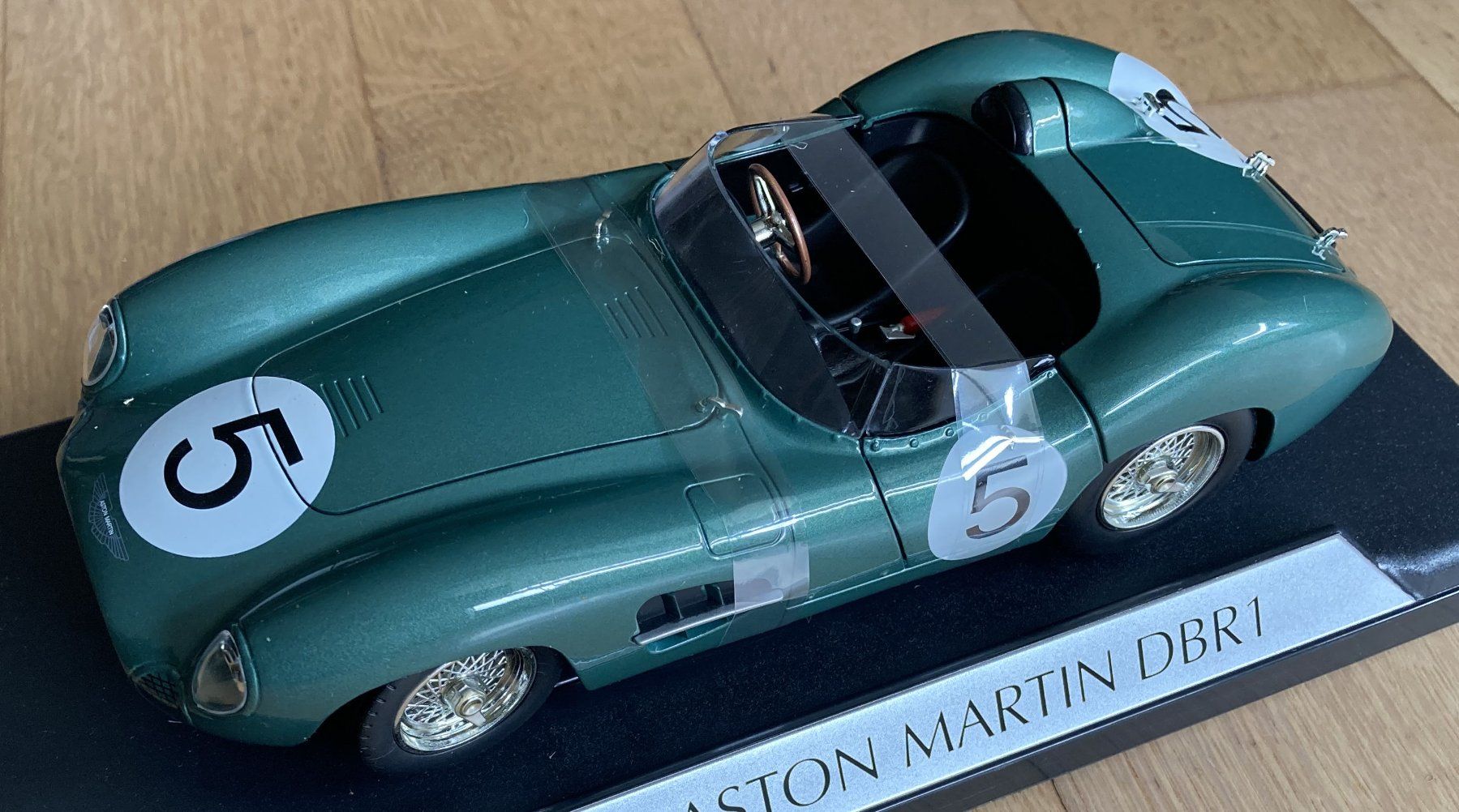 Aston Martin Modellautos: Aston Martin DBR 1 1:18 – Neu und originalverpackt aus Uetikon am See von Cupes