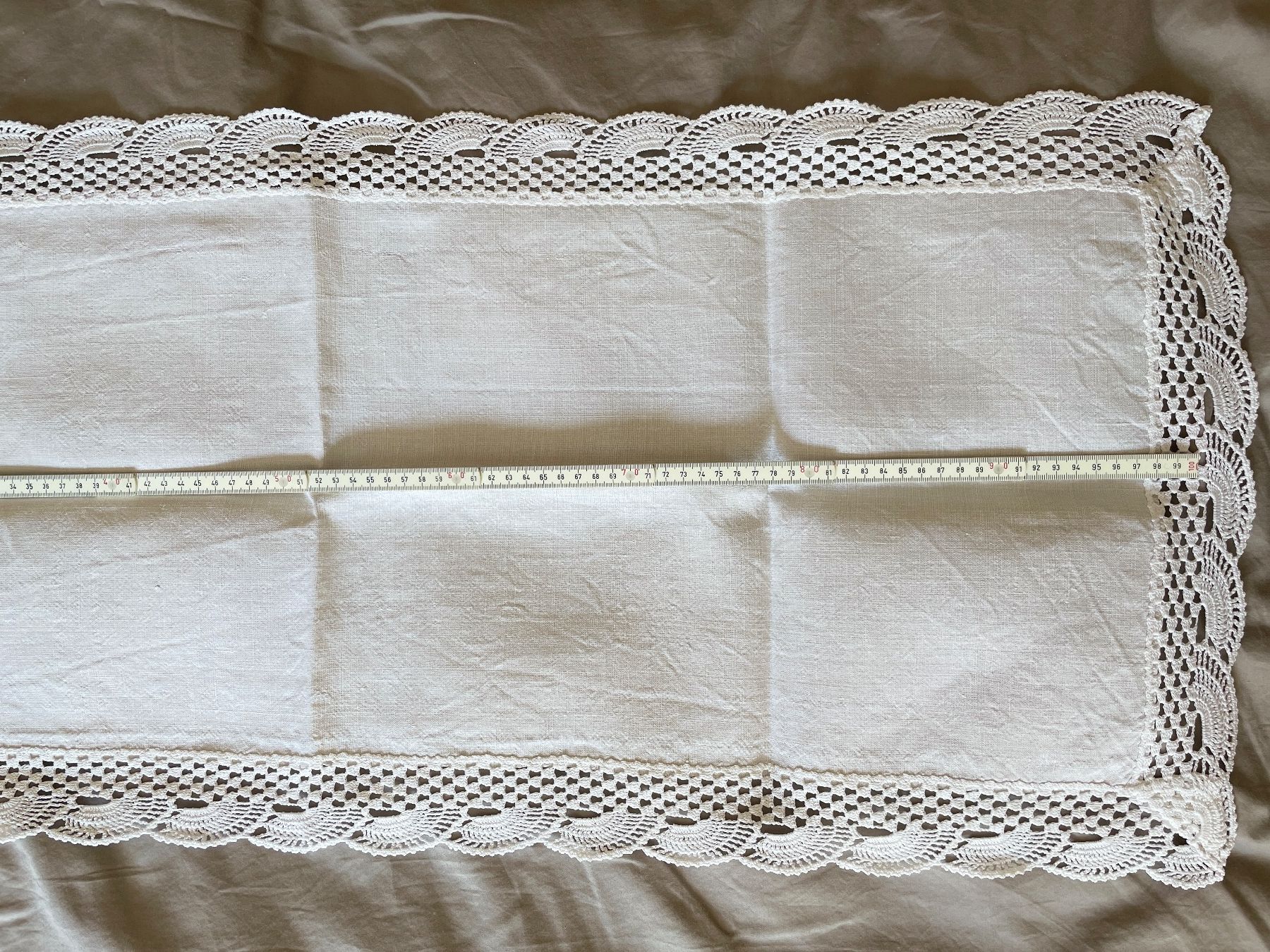 Altra biancheria da tavola: Tischläufer / Tischdecke mit Spitze weiss – Usato da Birsfelden venduto da Nic21 5