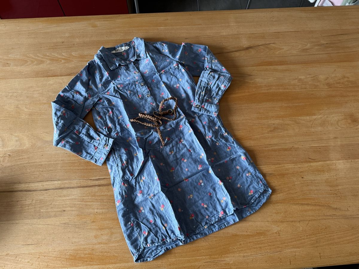 Lotti & Set di vestiti: Grosses Mädchen Kleiderpaket Grösse 128 – Usato da Lyssach venduto da tom1981 2