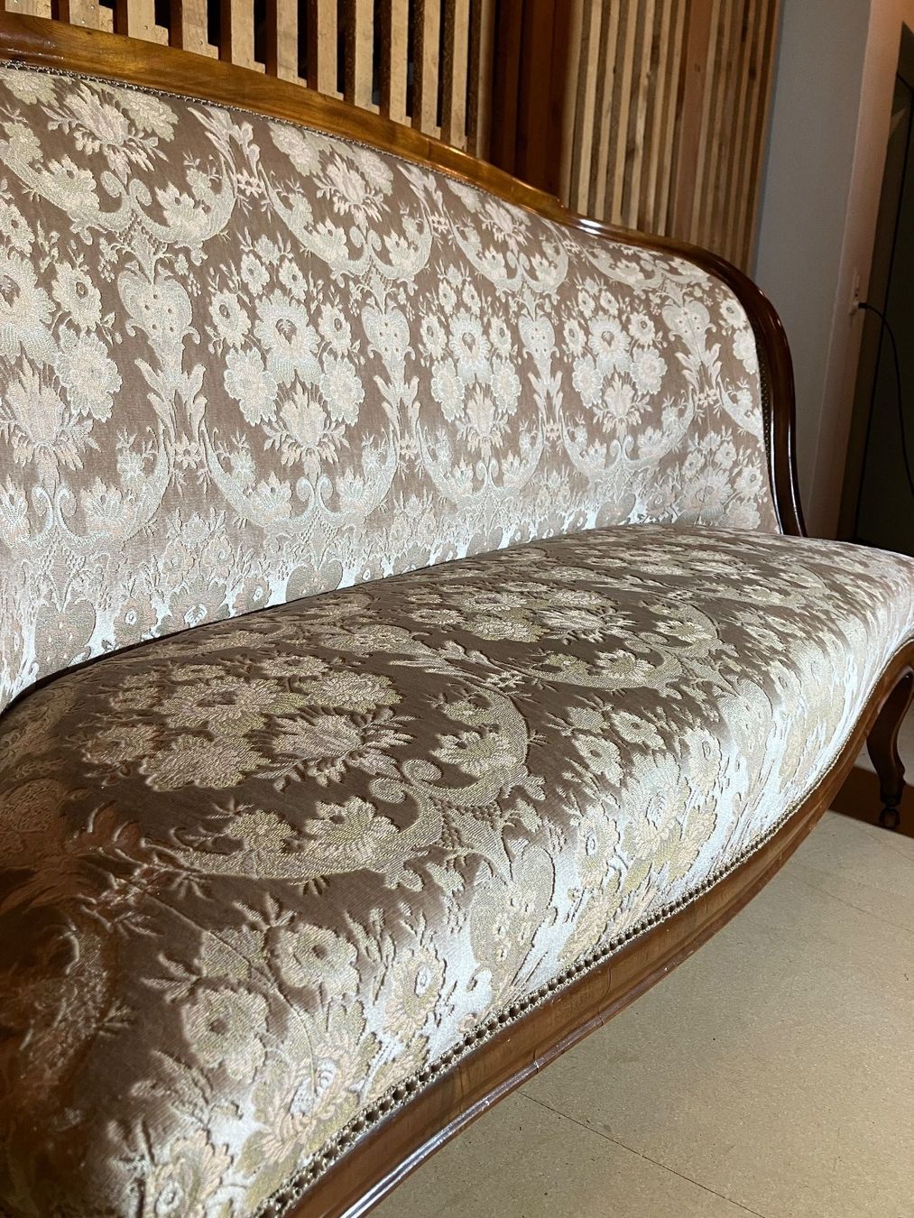 Divani: Antikes Sofa, Louis Philippe, Nussbaum, Velour de Chene – Usato da Bern venduto da MT-10 1