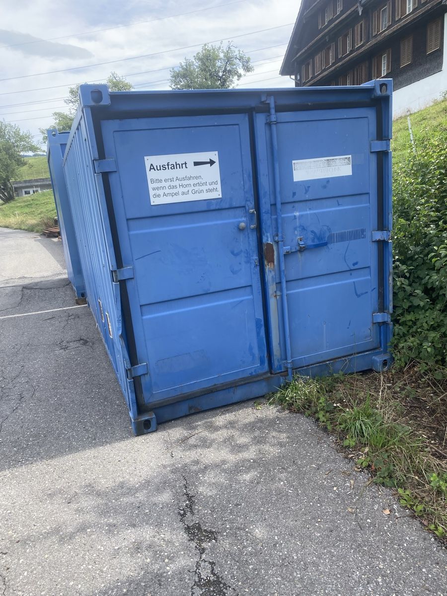 Conteneurs de construction: Blechcontainer  – D'occasion à Menzingen par Edelmuni7 1