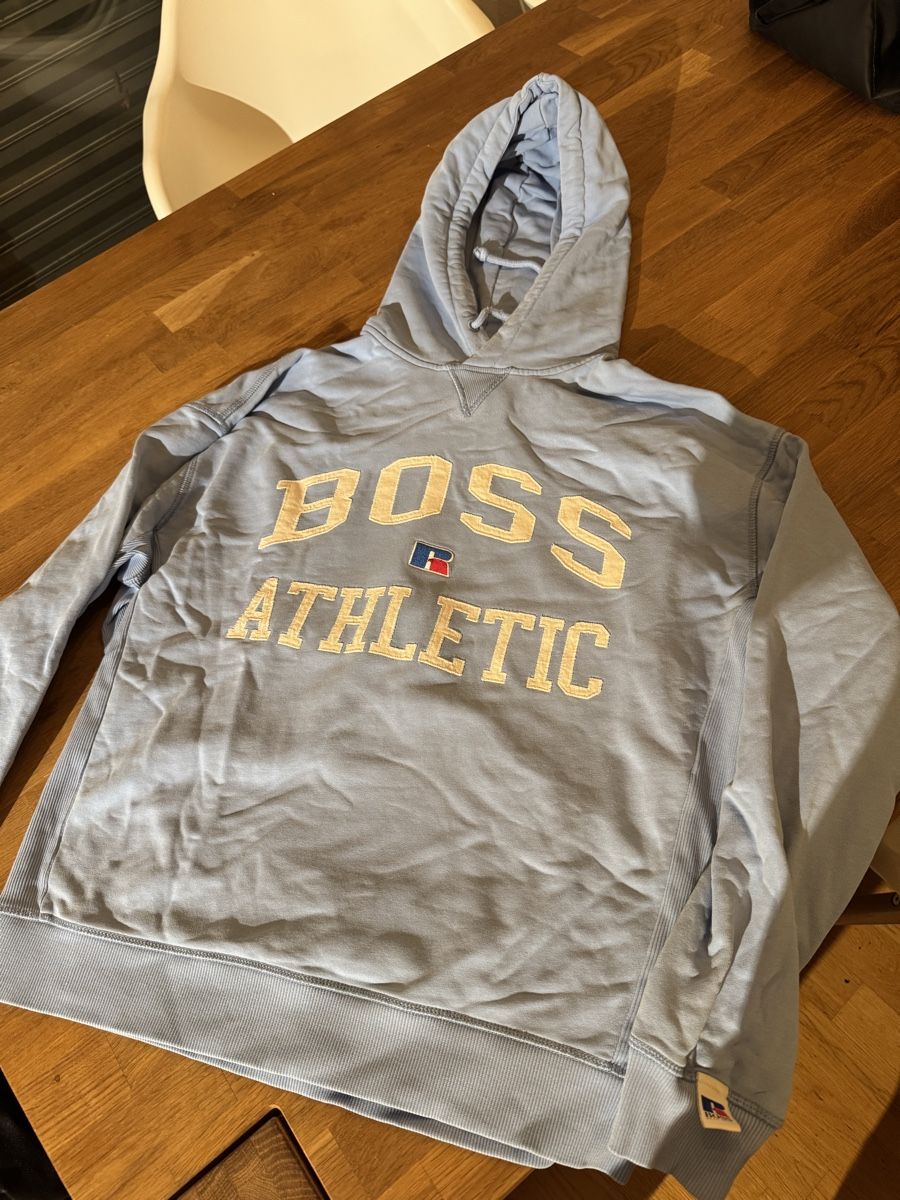 Hugo Boss Maglioni & Felpe: Hugo Boss Hoodie – Usato da Utzenstorf venduto da Mikaandri