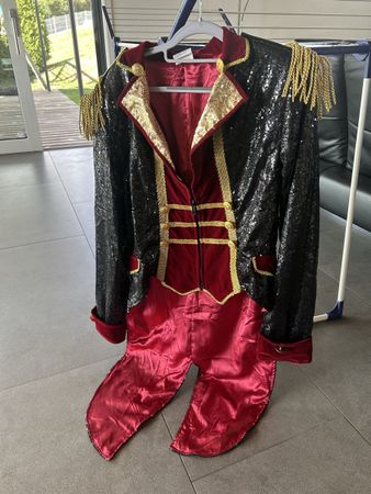 Zirkusdirektor Kostüm mit Zylinder rot schwarz Grösse L