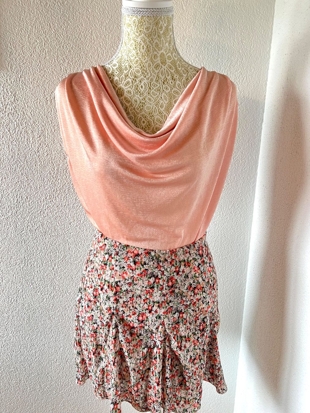 Tops: Pink cowl neck top with a flowy fit – Gebraucht aus Otelfingen von houseofstae 1
