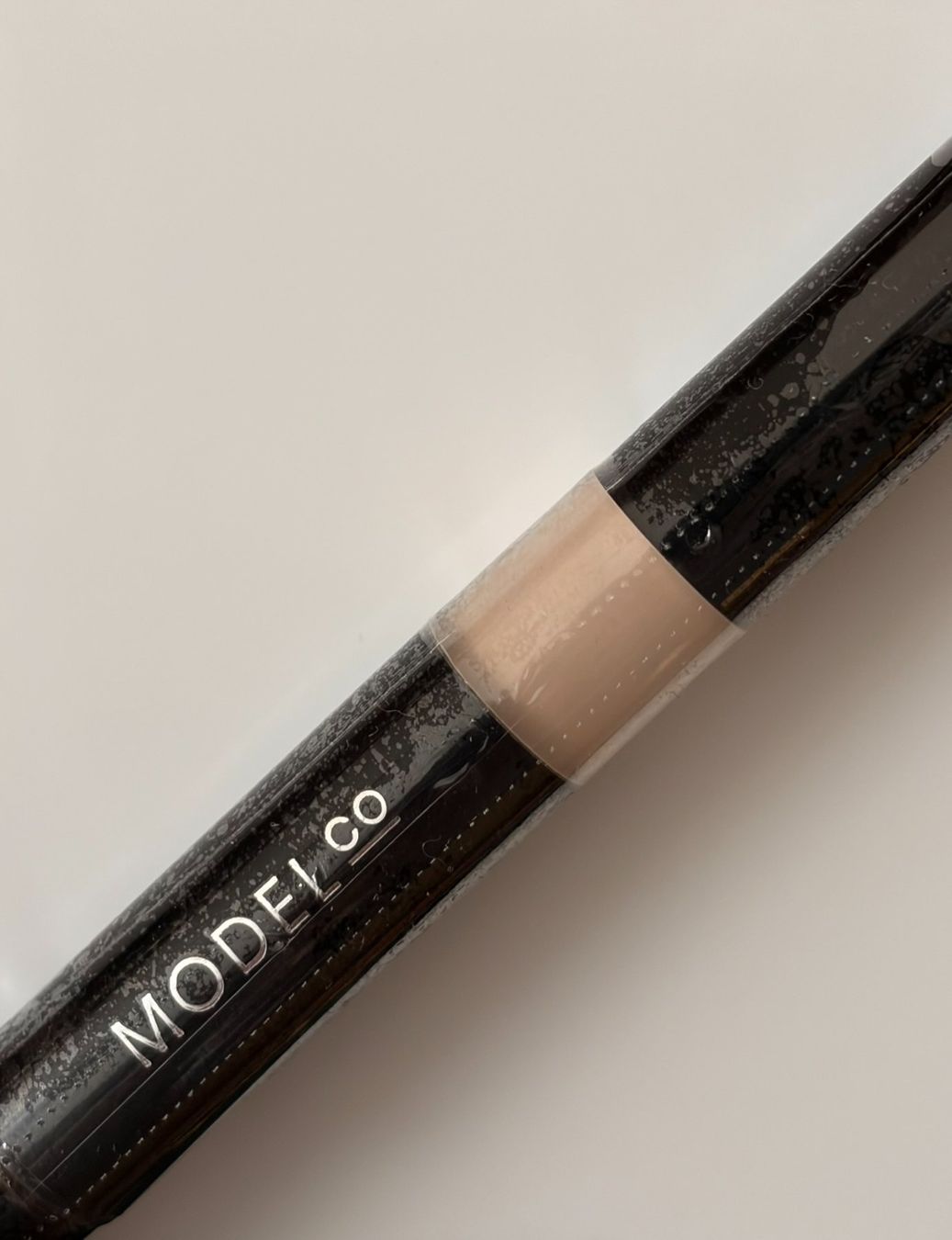 Make-up: Model co Instant Radiance Concealer – Nuovo e nell'imballaggio originale da Schlieren venduto da con_hdp9