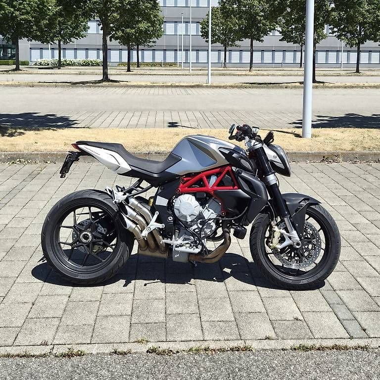 MV Agusta Strada: MV AGUSTA Brutale 800 – Usato da Zuzwil venduto da fabian6