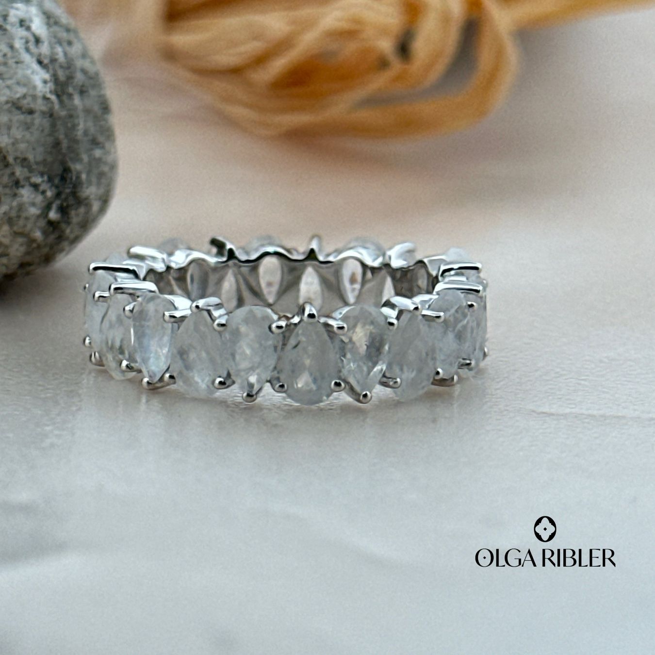 Olga Ribler Bagues: Memory Ring mit Regenbogen-Mondstein Grösse 56 – Neuf (Voir description) à Luzern par byolgaribleroutlet 2