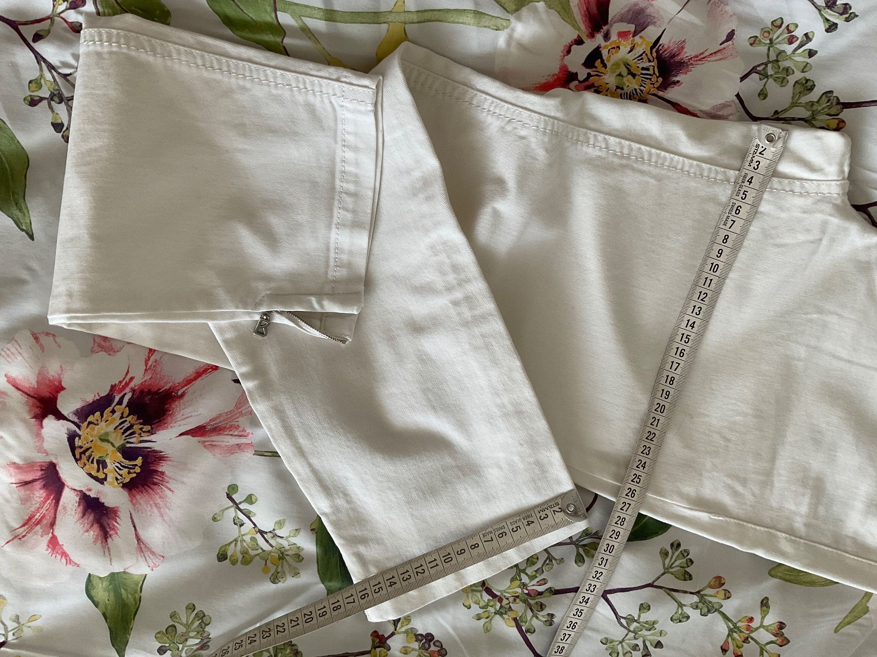 Bogner Jeans: BOGNER Jeans Hose Gr S / 36 weiss – Nuovo (secondo la descrizione) da Urdorf venduto da alda02 9