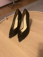Schwarze Wildleder Pumps von IVYLEE Copenhagen, Grösse 40
