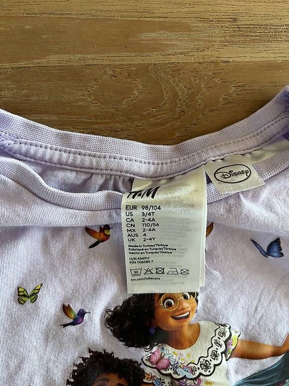 H&M Pigiama & Simili: Kurzes Pyjama Lila Encanto 98/104 – Usato da Biel-Benken BL venduto da frauvomfluss 1