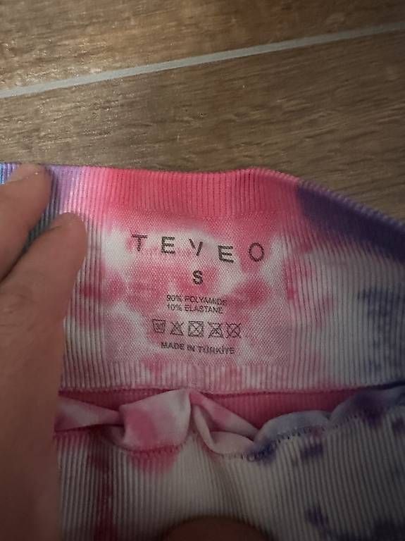 Leggings: Teveo Leggins collection tie dye – Usato da Rickenbach LU venduto da nur_lars 2