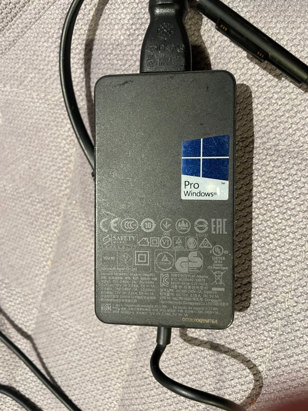 Microsoft Dockingstation: Docking Microsoft Surface Pro + chargeur – Gebraucht aus Le Pâquier-Montbarry von Romanovski 2