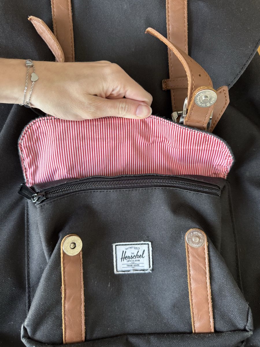 Herschel Zaini: Stylischer Herschel Rucksack schwarz – Usato da Emmenbrücke venduto da Florentina27 3
