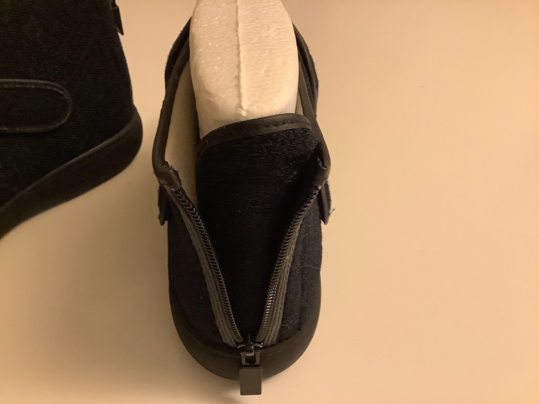 Damenschuhe: Hausschuhe – Gebraucht aus Triesen von boston7 4