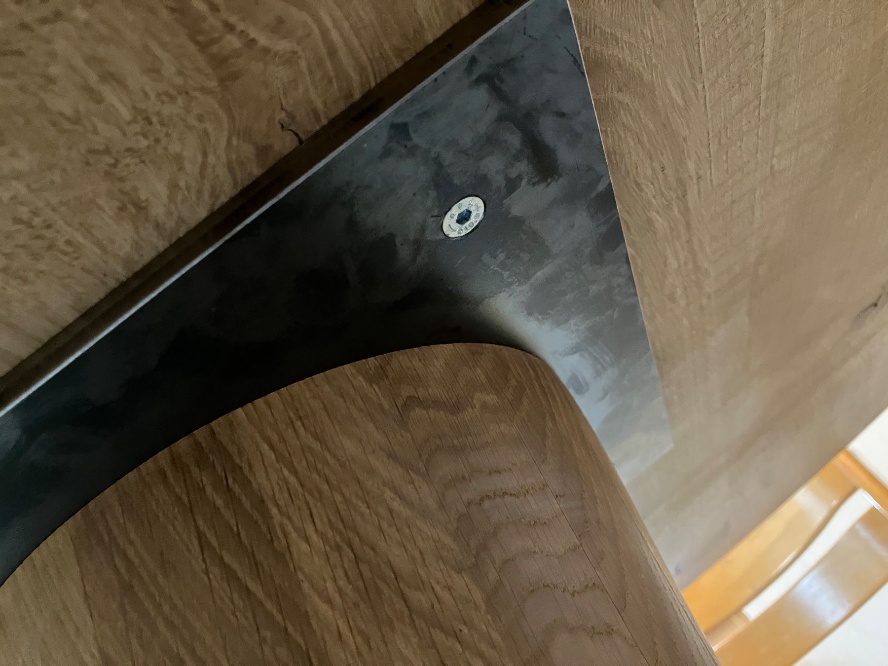 Tische: Massiver Eichentisch, rund, 130cm, Einzelanfertigung! – Gebraucht aus Bauma von Mad64 5