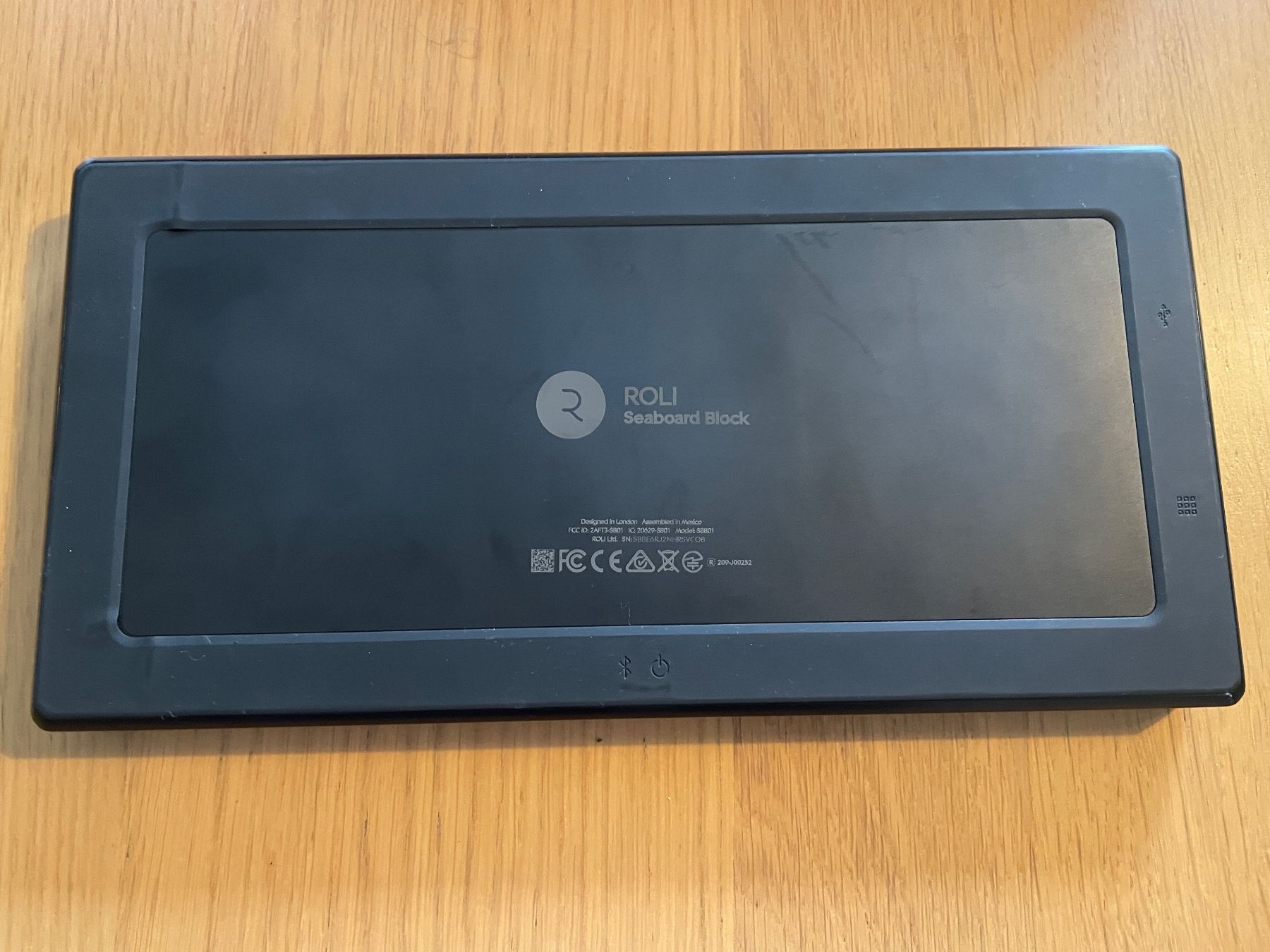 Roli Musikinstrumente: ROLI Seaboard Block - MIDI-Controller – Gebraucht aus Zürich von dom_qf9y 1