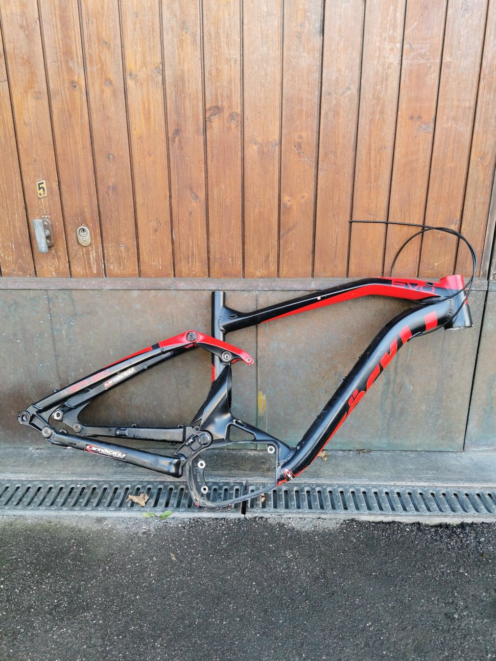 Stöckli Biciclette: Mountainbike Fully Stöckli Evo Rahmen – Usato da Bern venduto da Isterk 1