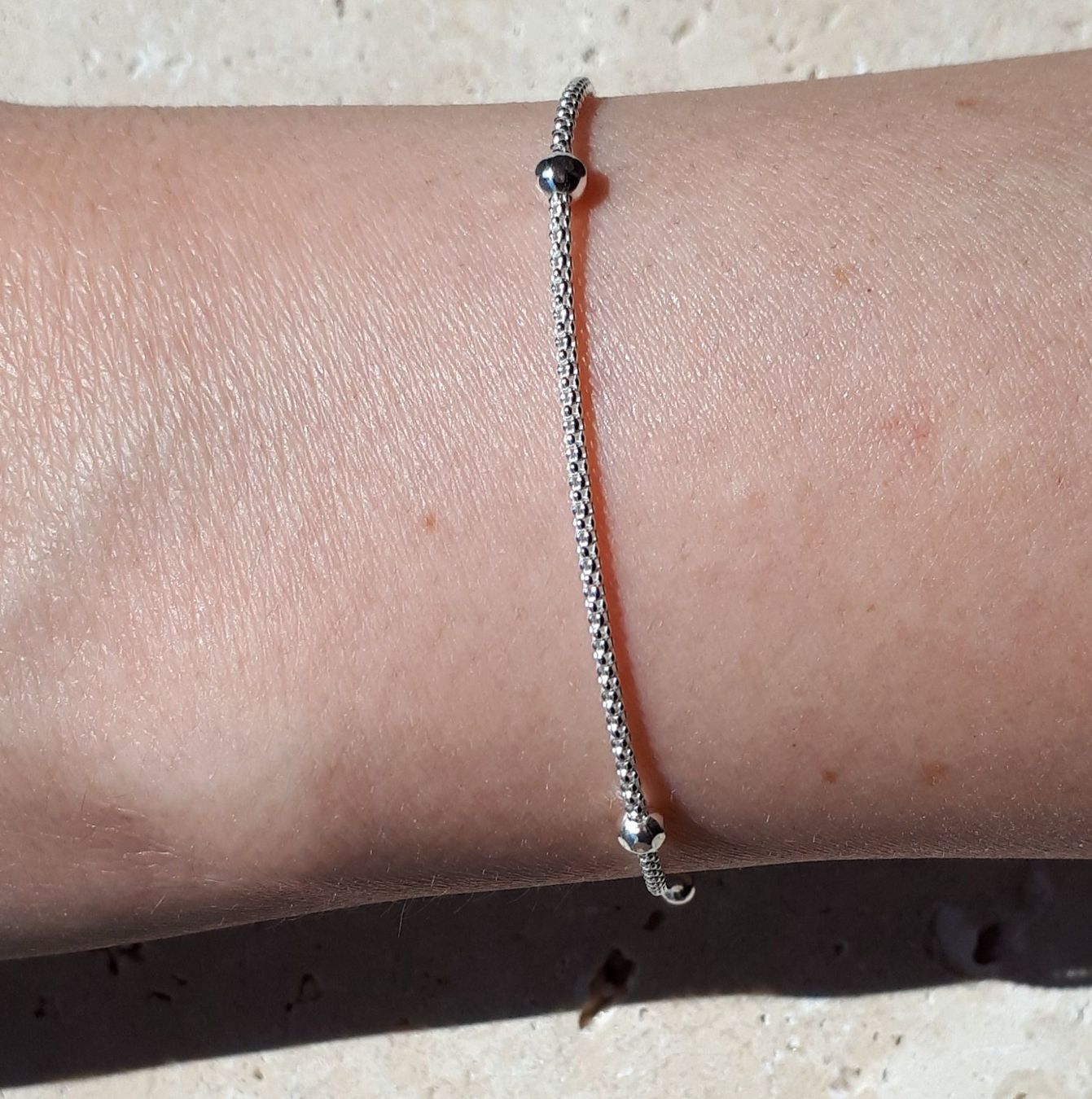 Armbänder & -reifen: Neu, Silberarmband mit Kügelchen – Neu und originalverpackt aus Richterswil von Viorella 2