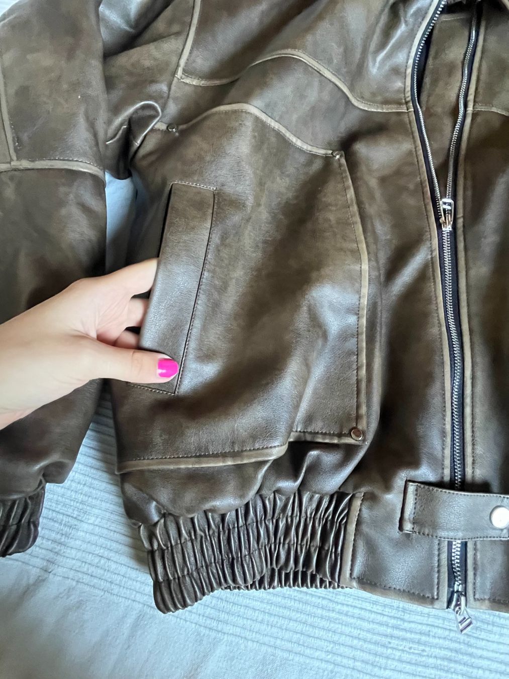 Vestes: Faux Leather Bomber Jacket – D'occasion à Zürich par lar_8z5c 5